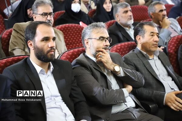 آخرین جلسه شورای اداری 1401 لرستان