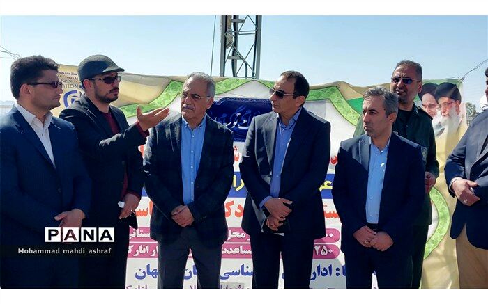 هم‌افزایی خیرین به جریان دولت در خدمت‌رسانی بهتر به مردم یاری می‌رساند
