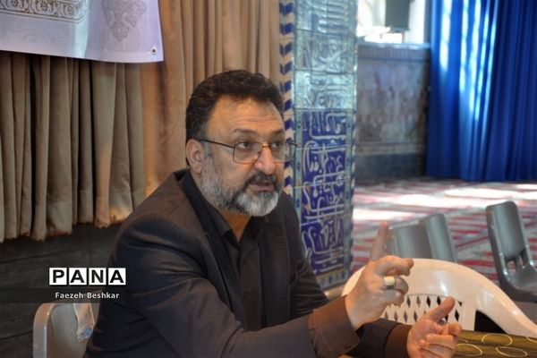 برپایی میز خدمت در مصلی امام خمینی (ره) شهرستان ساری