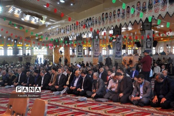 برپایی میز خدمت در مصلی امام خمینی (ره) شهرستان ساری