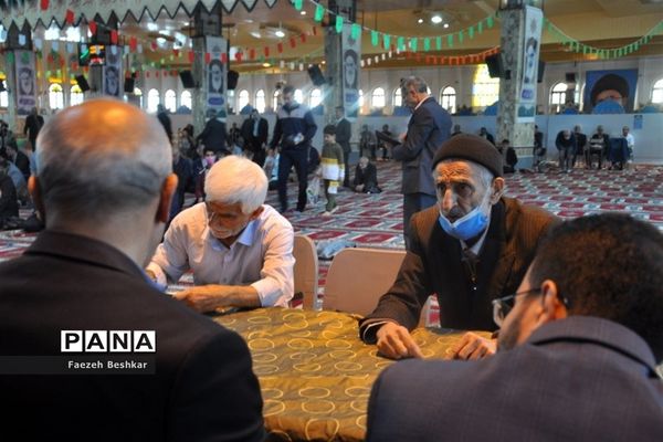 برپایی میز خدمت در مصلی امام خمینی (ره) شهرستان ساری