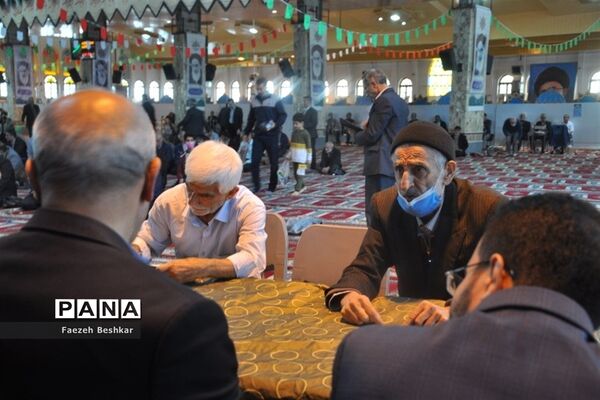 برپایی میز خدمت در مصلی امام خمینی (ره) شهرستان ساری