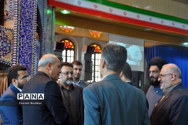 برپایی میز خدمت در مصلی امام خمینی (ره) شهرستان ساری