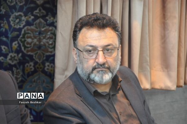 برپایی میز خدمت در مصلی امام خمینی (ره) شهرستان ساری