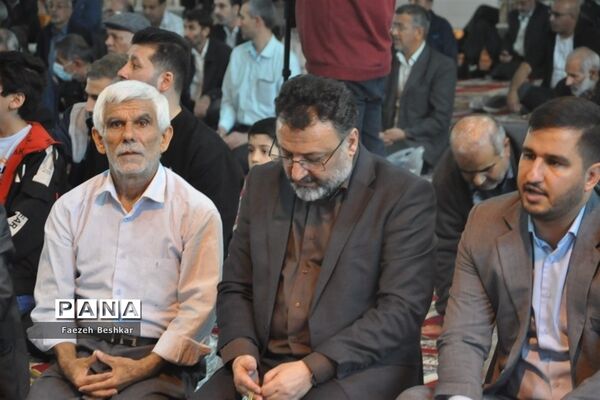 برپایی میز خدمت در مصلی امام خمینی (ره) شهرستان ساری