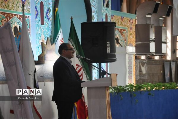 برپایی میز خدمت در مصلی امام خمینی (ره) شهرستان ساری