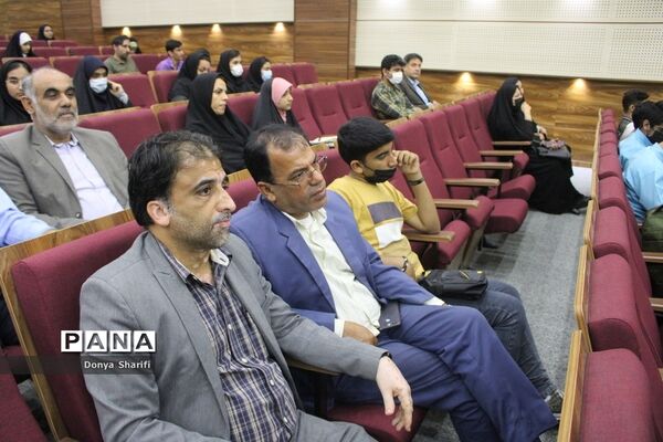 همایش تجلیل از طلایه‌داران دوره سوم تربیت در بوشهر