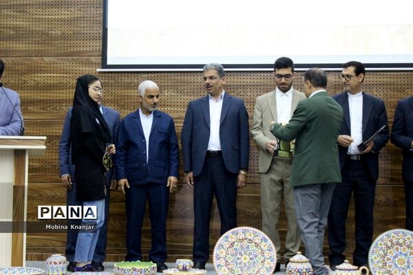 تجلیل از طلایه داران دوره سوم تربیت در بوشهر