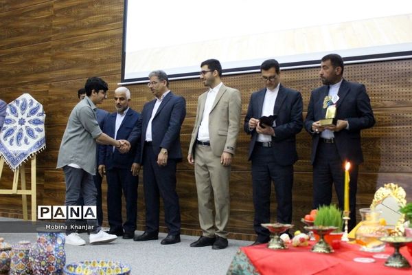 تجلیل از طلایه داران دوره سوم تربیت در بوشهر