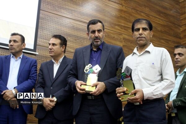 تجلیل از طلایه داران دوره سوم تربیت در بوشهر