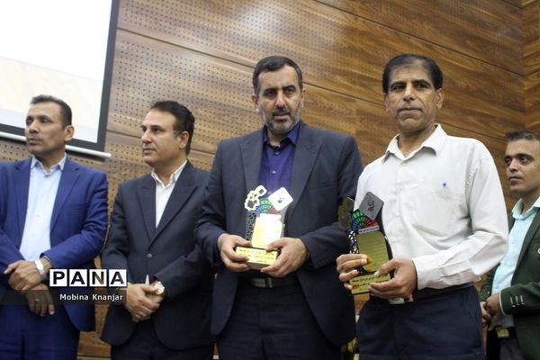 تجلیل از طلایه داران دوره سوم تربیت در بوشهر