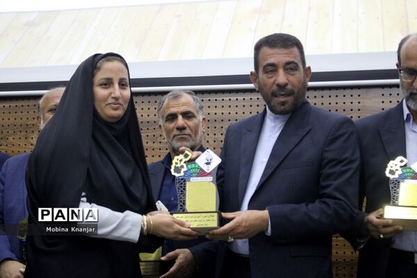 تجلیل از طلایه داران دوره سوم تربیت در بوشهر