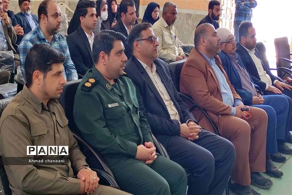 توزیع تجهیزات ورزشی در مدارس کارون