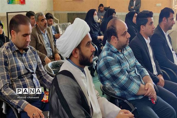 توزیع تجهیزات ورزشی در مدارس کارون