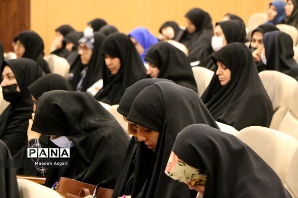 کارگاه داستان‌نویسی دفاع مقدس در قم
