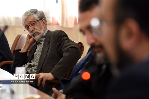 جلسه شورای مدیران مدارس امام رضا (ع) با حضور حداد عادل