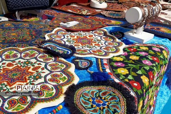 نمایشگاه نوروزی هنرهای سنتی و صنایع‌دستی شمیرانات