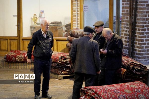 یک قدم مانده به عید در تبریز