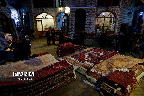 یک قدم مانده به عید در تبریز