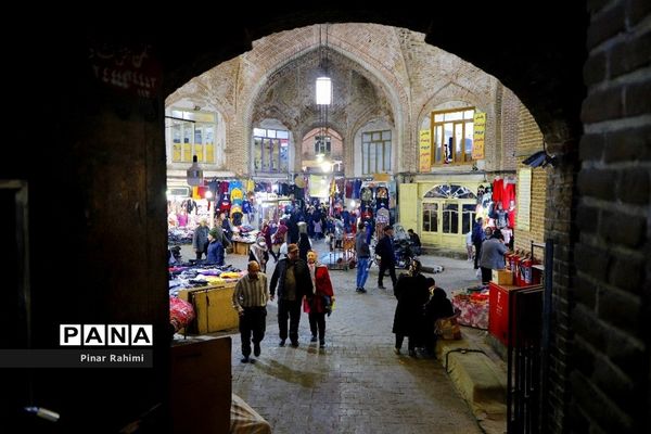 یک قدم مانده به عید در تبریز