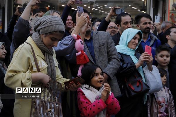 یک قدم مانده به عید در تبریز