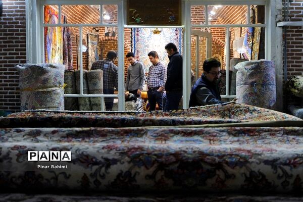 یک قدم مانده به عید در تبریز