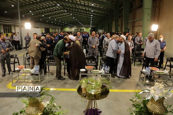 ‌آیین تحویل سال 1402 در سنگر تولید کارخانه کویرتایر