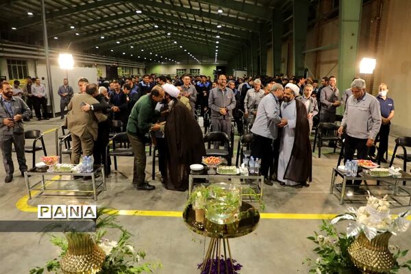 ‌آیین تحویل سال 1402 در سنگر تولید کارخانه کویرتایر