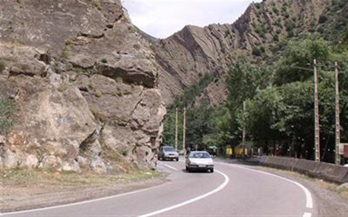 ادامه ریزش برف در محور کندوان؛ مسافران احتیاط کنند
