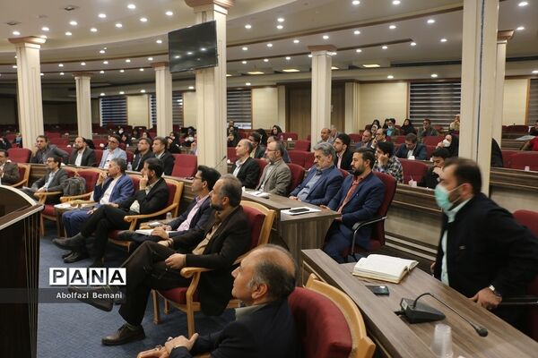 نشست صمیمی معلمان پژوهشگر قم با استاد دانشگاه ناگویای ژاپن