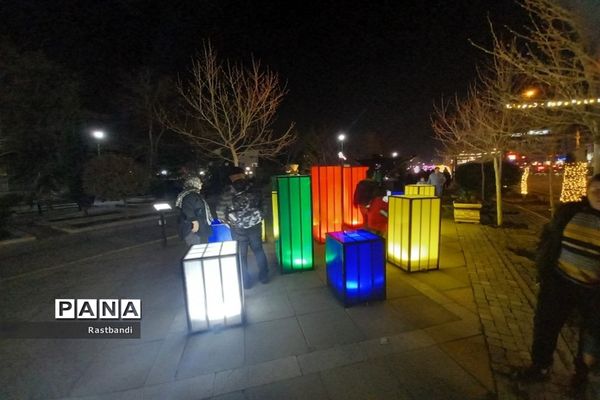 نورپردازی عیدانه در پارک ملت