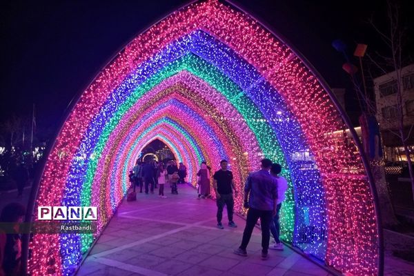 نورپردازی عیدانه در پارک ملت