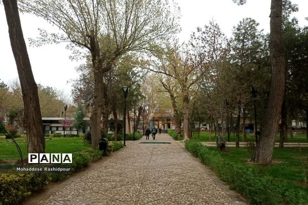 آرامگاه عمرخیام درنیشابور