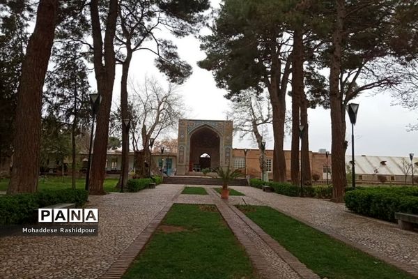 آرامگاه عمرخیام درنیشابور