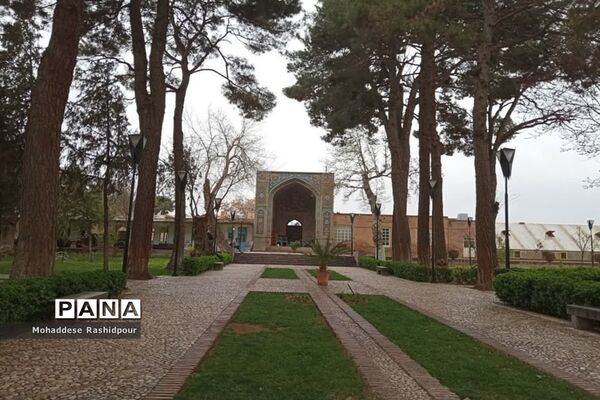 آرامگاه عمرخیام درنیشابور