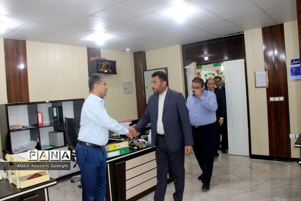 تبریک مدیرکل آموزش و پرورش استان بوشهر به کارکنان در اولین روز کاری سال جدید