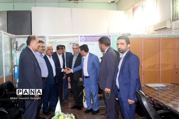 تبریک مدیرکل آموزش و پرورش استان بوشهر به کارکنان در اولین روز کاری سال جدید