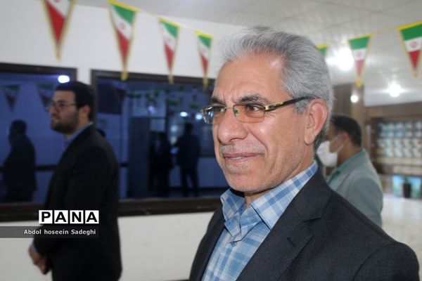 تبریک مدیرکل آموزش و پرورش استان بوشهر به کارکنان در اولین روز کاری سال جدید