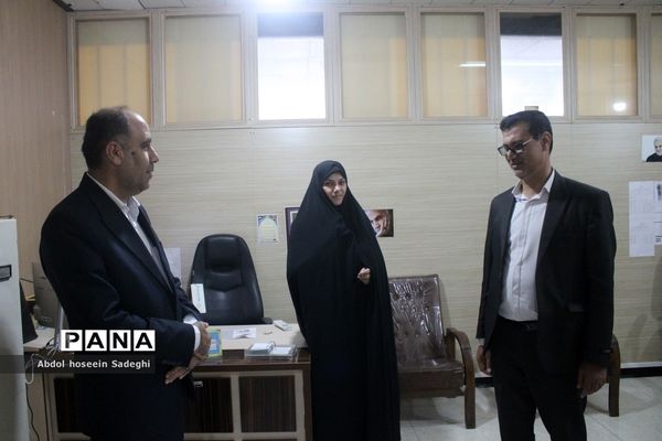 تبریک مدیرکل آموزش و پرورش استان بوشهر به کارکنان در اولین روز کاری سال جدید