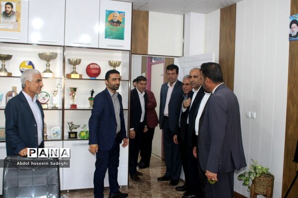 تبریک مدیرکل آموزش و پرورش استان بوشهر به کارکنان در اولین روز کاری سال جدید-2