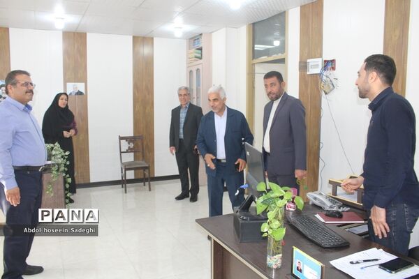 تبریک مدیرکل آموزش و پرورش استان بوشهر به کارکنان در اولین روز کاری سال جدید-2