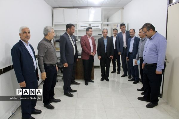 تبریک مدیرکل آموزش و پرورش استان بوشهر به کارکنان در اولین روز کاری سال جدید-2