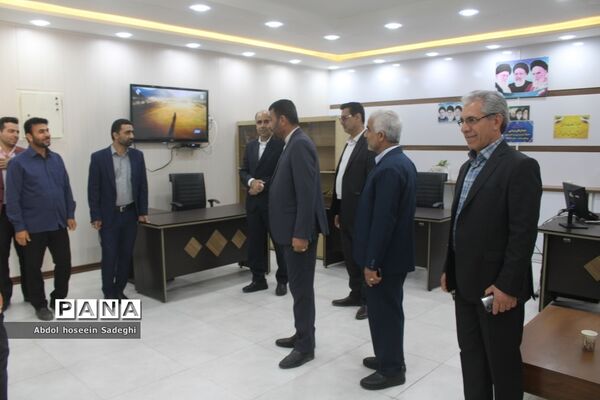 تبریک مدیرکل آموزش و پرورش استان بوشهر به کارکنان در اولین روز کاری سال جدید-2