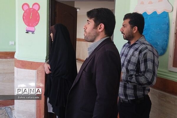 بازدید مسئولان شهری از روند اجرایی ستاد اسکان نوروزی آموزش و پرورش رودهن
