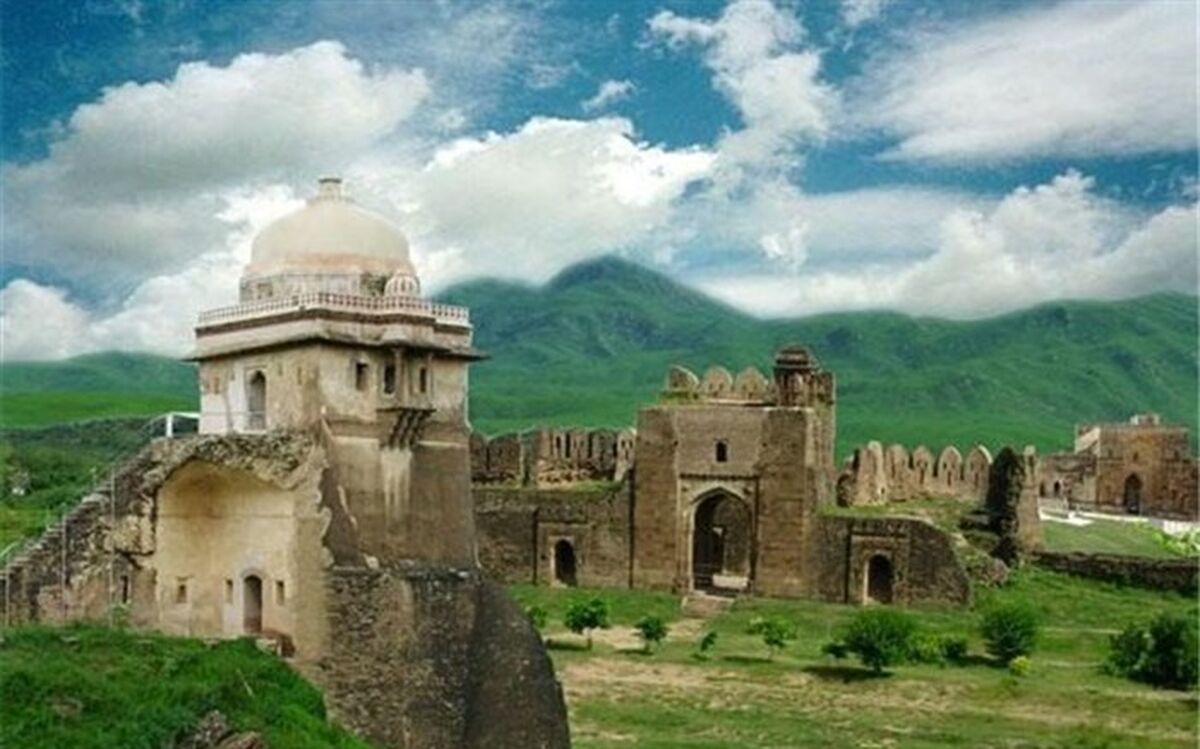 «قلعه چم» روستایی با جاذبه‌های گردشگری در قم