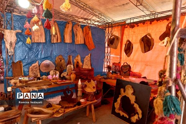 نمایشگاه صنایع دستی در شهر نور