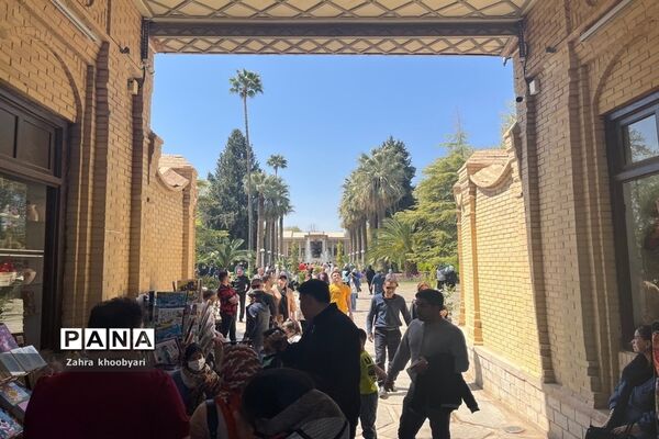 عمارت کلاه فرنگی  و باغ عفیف آباد شیراز