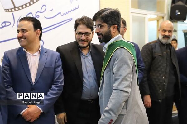 نشست صمیمی اعضای خانه مطبوعات قم