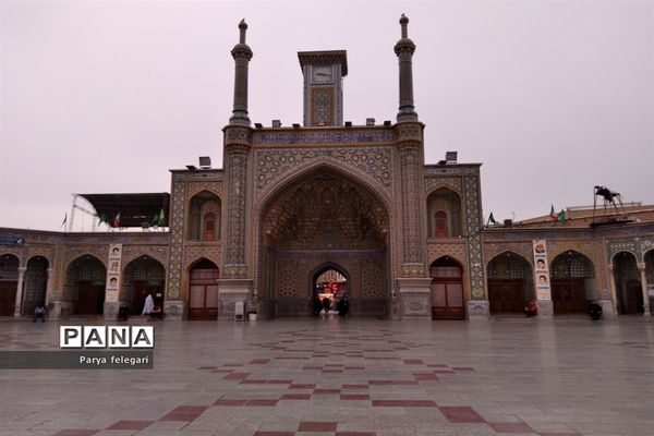 حال و هوای حرم مطهر حضرت معصومه (س)