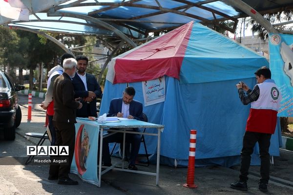 بازدید مدیرکل آموزش و پرورش قم از پایگاه هلال احمر